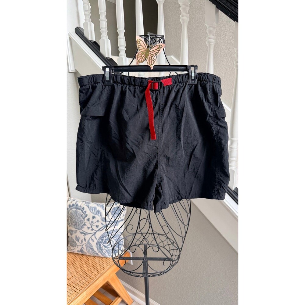 Marlboro Adventure Team Vintage 90s
XL Black Red Outdoor Trail Shorts Mesh